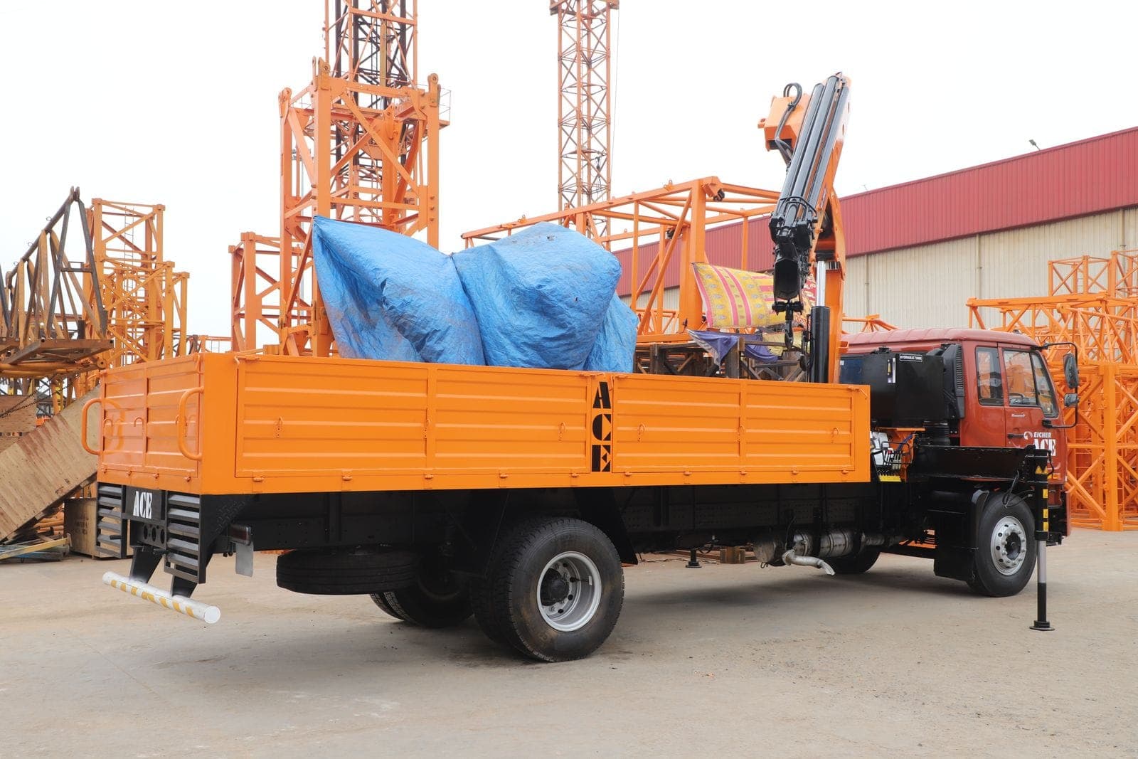 Brazo articulado / HIAB 10+ ton·m