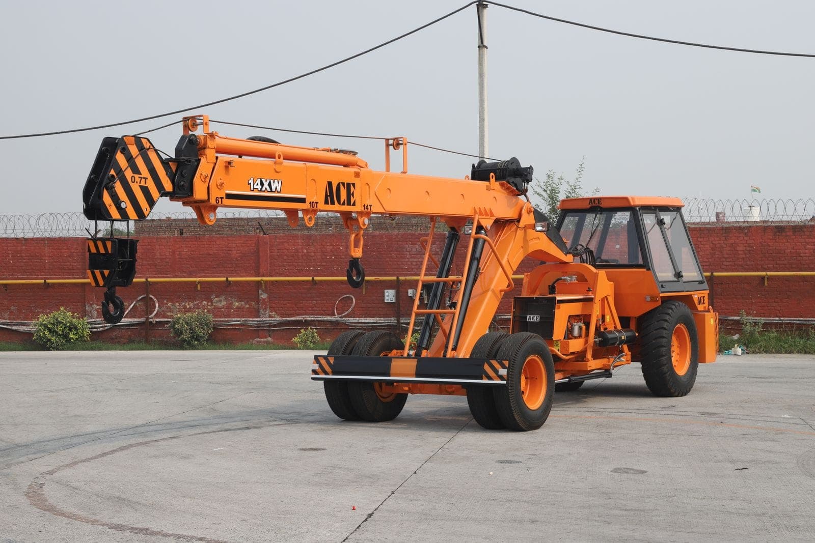 Grúa Rough Terrain hasta 25 ton